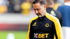 A pressão pela falta de vitórias e a última posição na tabela motivaram a demissão do treinador do Wolves - Foto: Imago