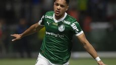 Vitor Roque marcou dois gols contra o Santos - Foto: Anderson Romao/AGIF