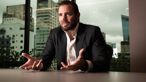Documento encontrado em e mails de Daniel Vorcaro detalharia suposto mecanismo de blindagem patrimonial envolvendo ativos ligados à família controladora do Banco Master - Imagem: Reprodução