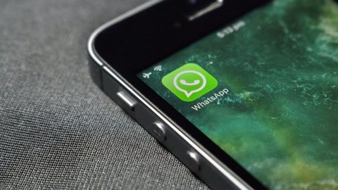 WhatsApp lança novo recurso de transcrição de áudio; veja como funciona - Imagem: reprodução Canva