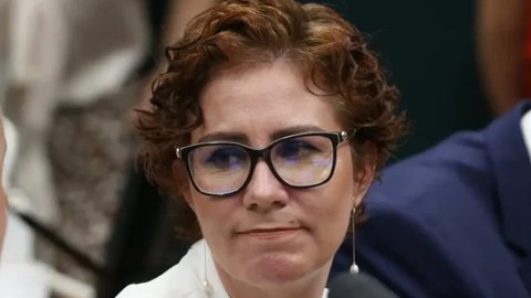 Carla Zambelli tenta impedir extradição em julgamento final na Itália - Imagem: Reprodução/Lula Marques/EBC