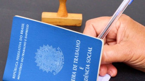 Governo pressiona por transição mais rápida na PEC do fim da escala 6x1 - Imagem: Reprodução