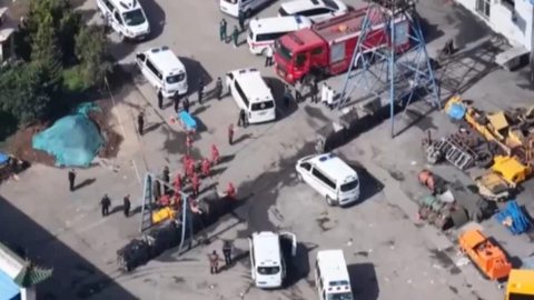 Tragédia em mina de carvão deixa dezenas de mortos na China - Imagem: Reprodução/EFE/CCTV