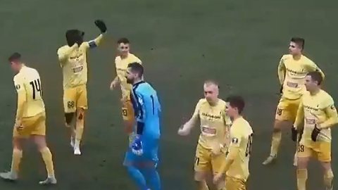 Vladislav Shubovich joga no FC Smorgon - Imagem: reprodução/Twitter @EsportudoW