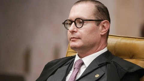 Cristiano Zanin autorizou novas diligências da Polícia Federal envolvendo o ministro do STJ Moura Ribeiro no inquérito que apura um suposto esquema de venda de decisões judiciais. - Imagem: BRENO ESAKI / /METRÓPOLES