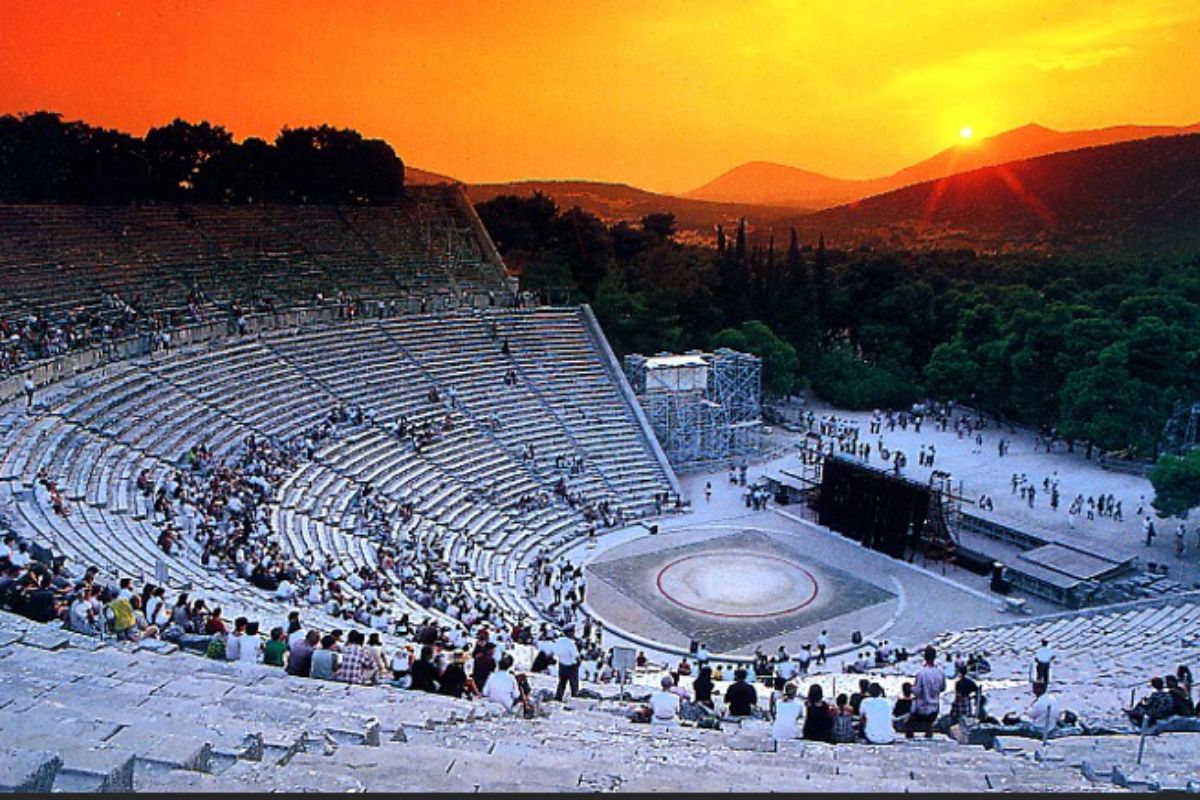 Teatro de Epidauro, Grécia: espetáculo e olhar coletivo