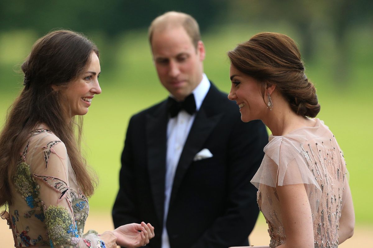 Rose Hanbury, princípe William e Kate Middleton, respectivamente. Imagem: reprodução/Twitter @knivez1993