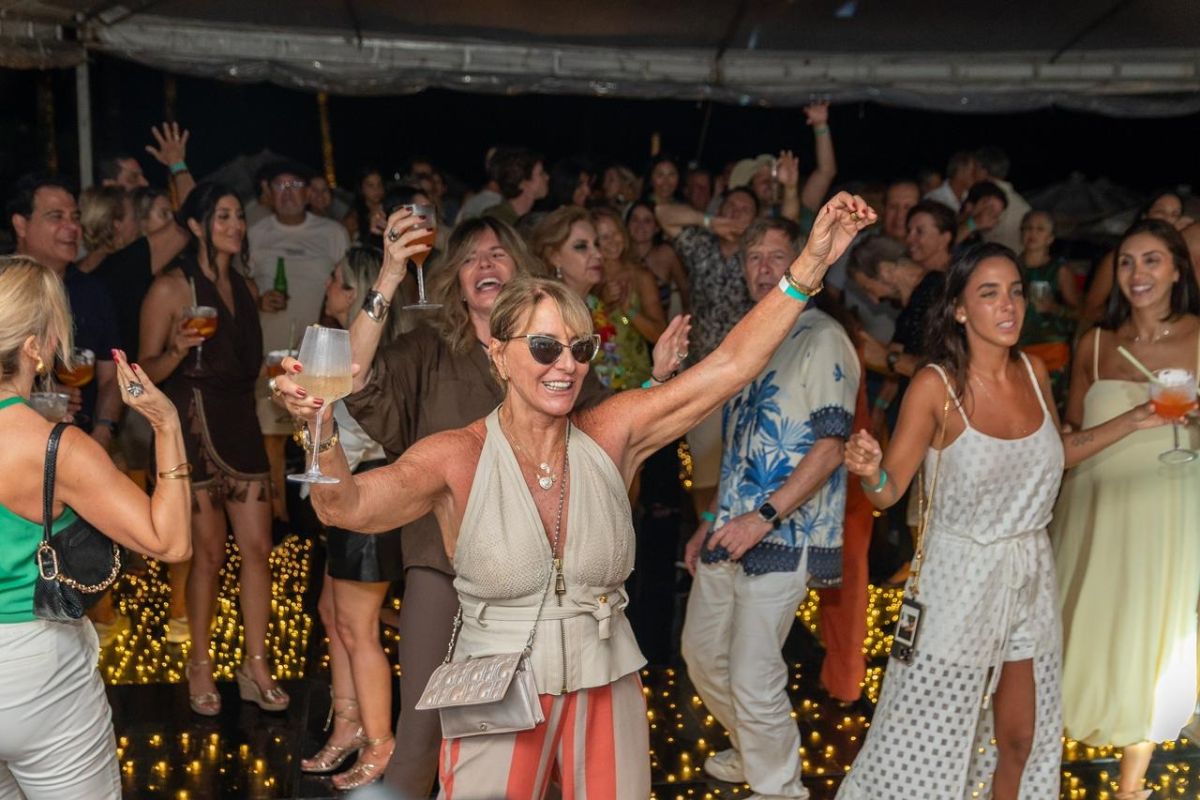 Convidados aproveitam festa - Imagem: Divulgação