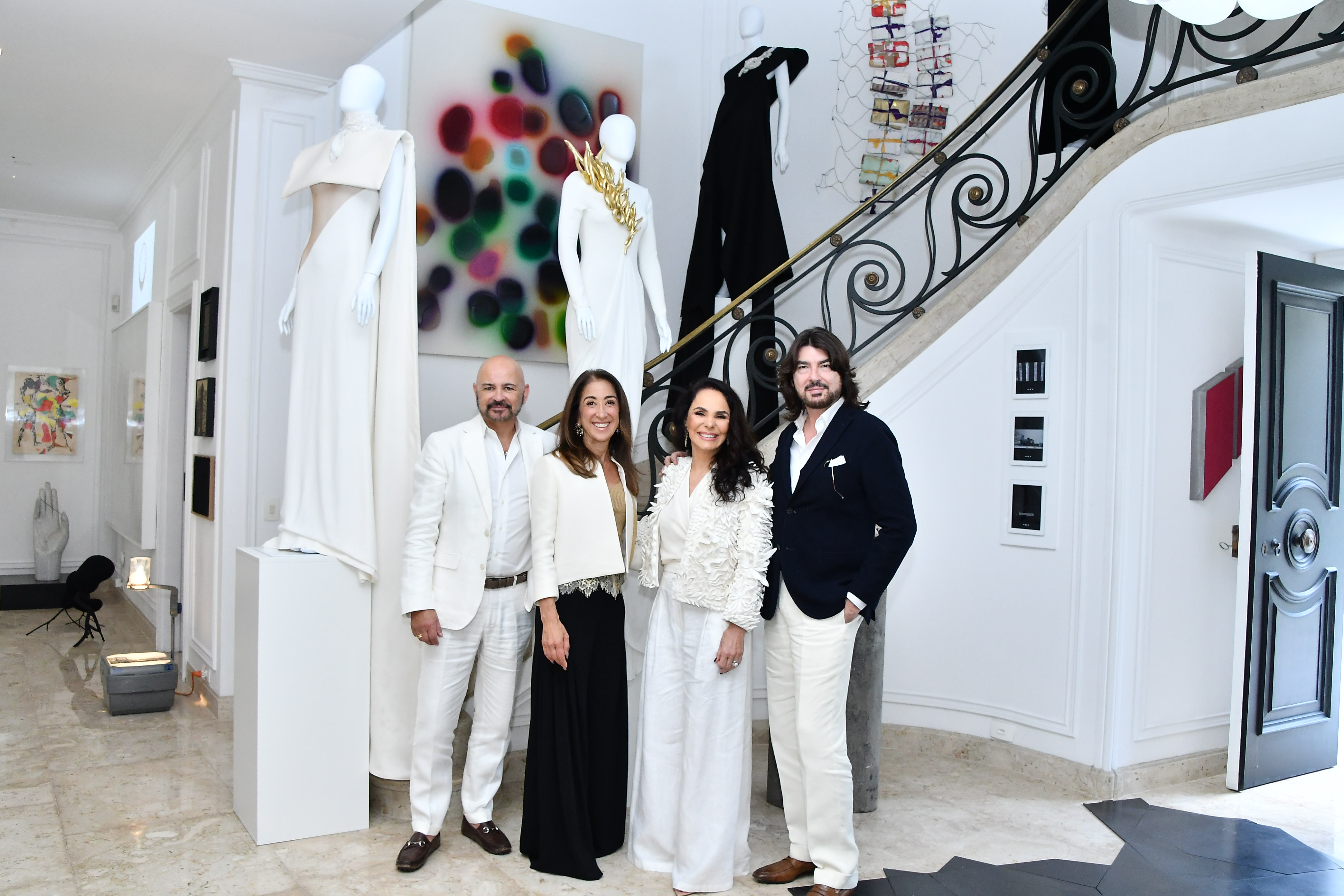 O evento foi realizado na refinada casa da colecionadora de artes, Bia Yunes Guarita e teve a participação especial de Maria Fernanda Cândido
