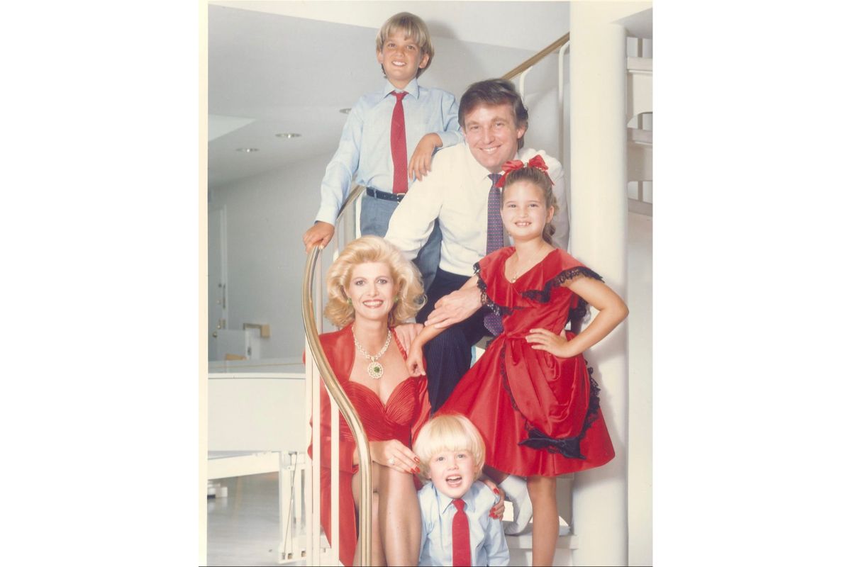 Ivana Trump com Donald Trump e seus três filhos