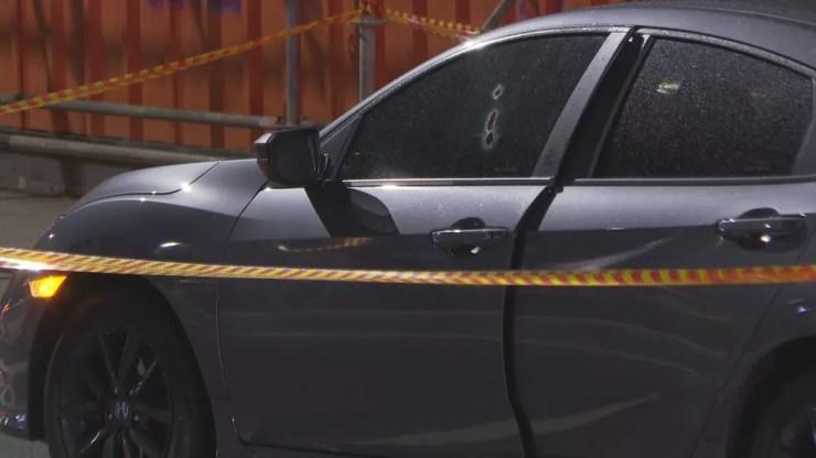 Homem é morto por motociclista no Brooklin, na Zona Sul de SP, na noite de quarta-feira (20) — Foto: Reprodução TV Globo