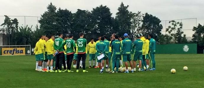 Prass fala com elenco do Palmeiras (Foto: Tossiro Neto)