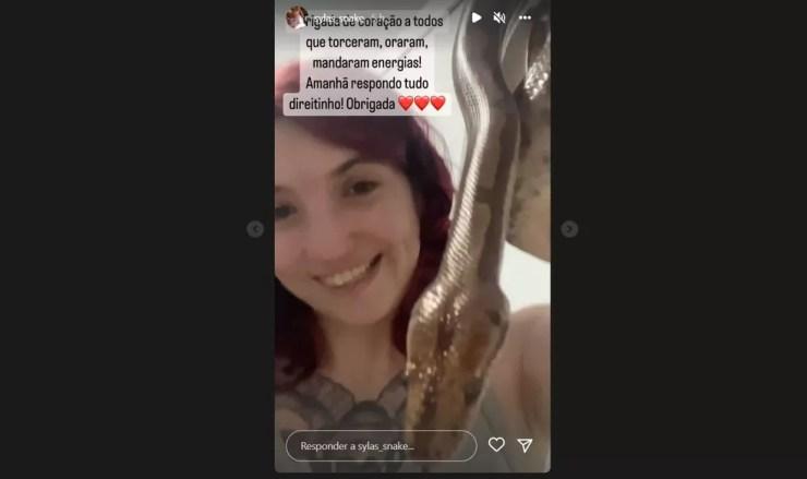 Dona de cobra postou com o animal após encontra-lo  — Foto: Reprodução/Instagram 