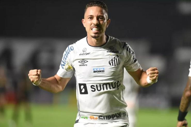 Jean Mota comemora gol em Santos x Ceará — Foto: Ivan Storti/Santos FC