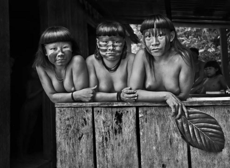 Indígenas Suruwahá, no Amazonas — Foto: Sebastião Salgado
