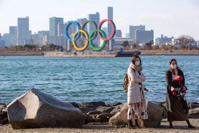 Aros olímpicos em Tóquio, sede das Olimpíadas  — Foto: Stanislav Kogiku/SOPA Images