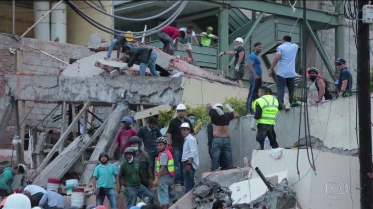 Terremoto deixa mais de 200 mortos no México