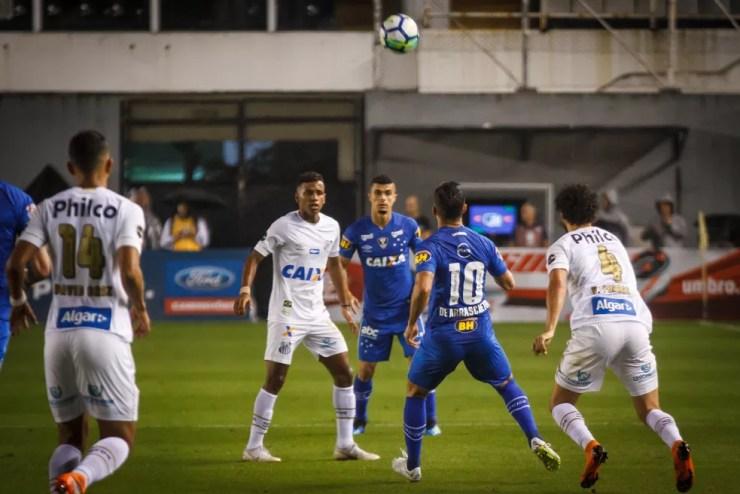 No jogo de ida, Cruzeiro venceu o Santos na Vila por 1 a 0 (Foto: Vinnicius Silva/Cruzeiro)