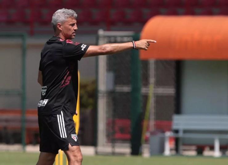 Hernan Crespo tem testado algumas alternativas no time do São Paulo — Foto: Reprodução/Twitter