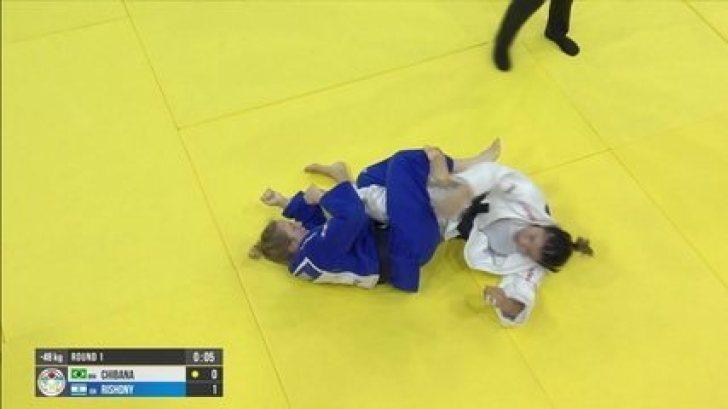 Gabriela Chibana perde na primeira luta e ainda espera confirmação da vaga olímpica