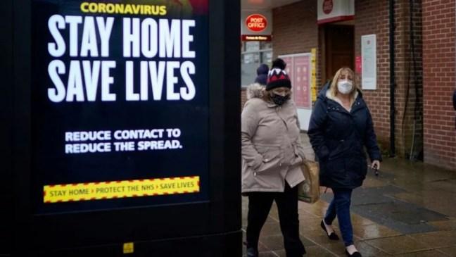 Em nova campanha, governo pede que pessoas ajam 'como se tivessem o vírus' — Foto: Getty Images via BBC