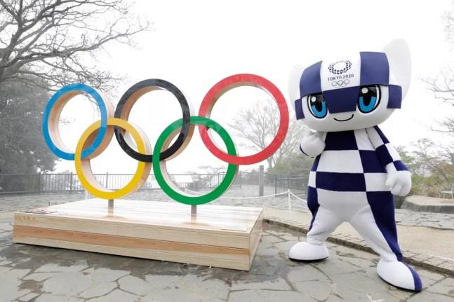 Tóquio inaugura aros olímpicos — Foto: Reprodução/Twitter