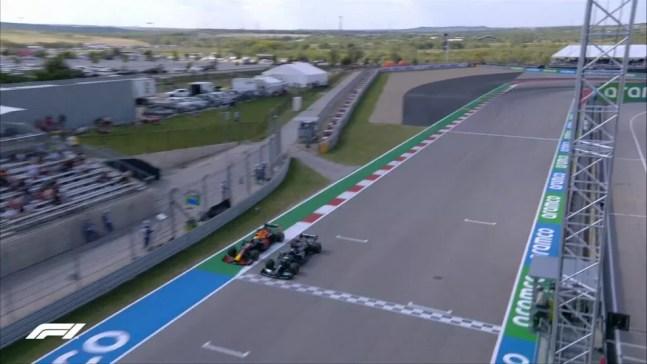 Lewis Hamilton e Max Verstappen se estranharam durante segundo treino livre do GP dos EUA — Foto: F1