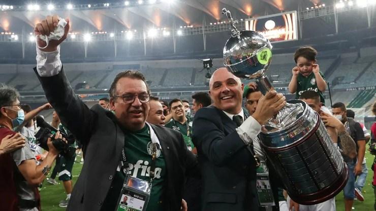 Maurício Galiotte e Paulo Buosi na comemoração do título da Libertadores — Foto: Cesar Greco / Ag. Palmeiras