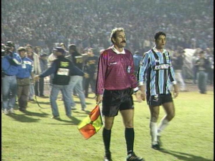 Em jogo marcado por polêmica da arbitragem, Grêmio é eliminado da Copa do Brasil 1996