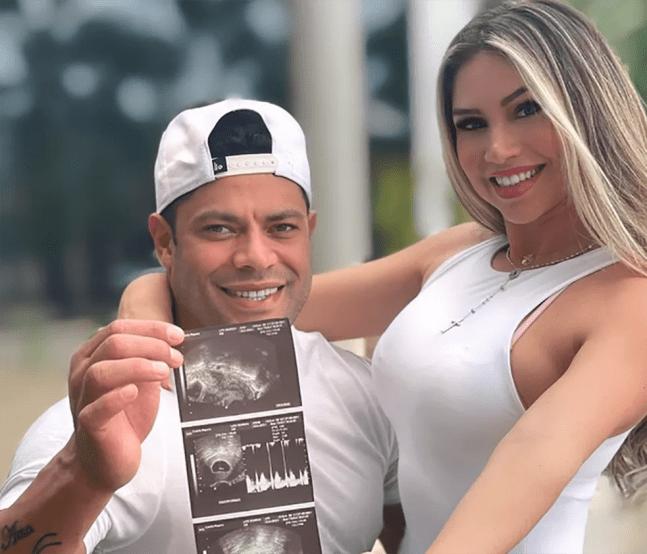 Hulk e Camila Angelo anunciam que esperam um bebê — Foto: Reprodução/Instagram