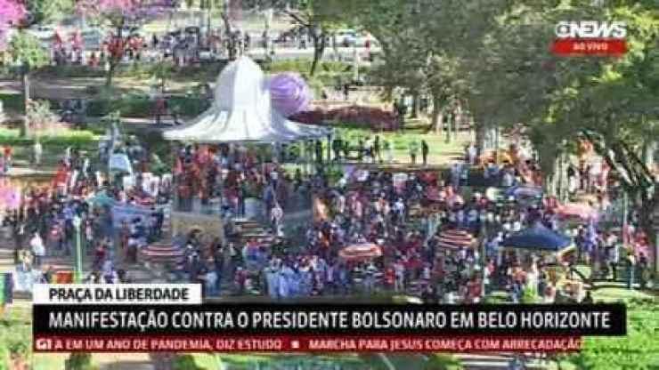 Manifestantes fazem atos contra Bolsonaro e a favor da vacina em Belo Horizonte