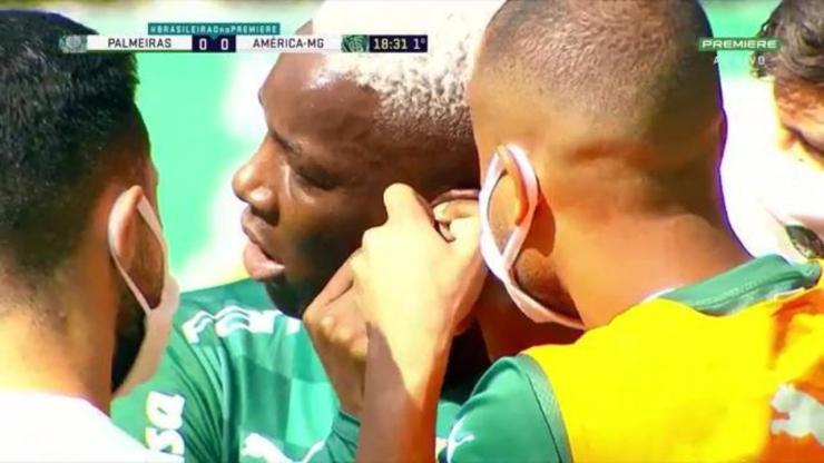 Patrick de Paula fica fora de jogo por 6 minutos por conta de brinco e recebe críticas do próprio elenco do Palmeiras