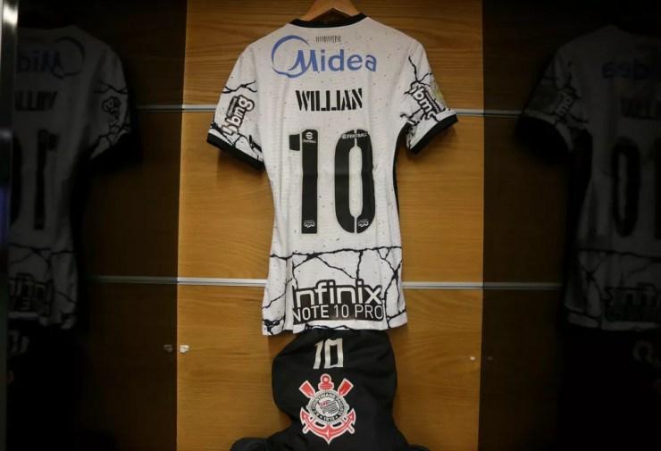 Midea e Positivo, que estampavam as costas da camisa do Corinthians, não patrocinam mais o clube — Foto: Divulgação/Corinthians
