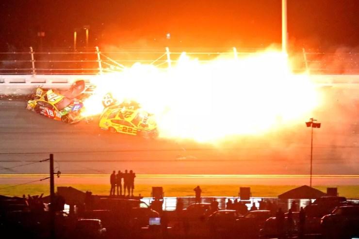 Acidente Nascar Daytona — Foto: Mark J. Rebilas-USA TODAY Sports