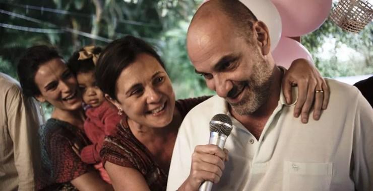 Adriana Esteves e Marco Ricca em cena no filme 'Canastra Suja' (Foto: Divulgação)
