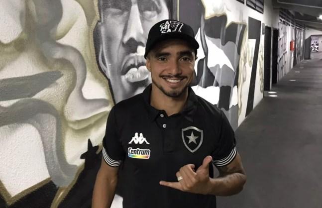 Rafael antes da estreia pelo Botafogo — Foto: Divulgação