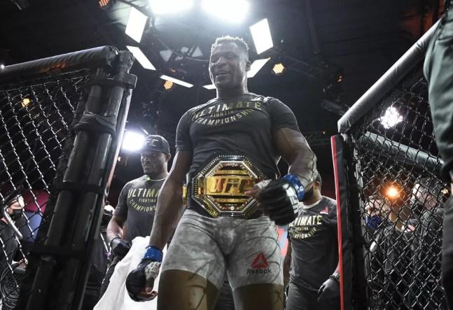 Para Dana White, o agora campeão Francis Ngannou está mais preparado para lidar com a fama do que antes — Foto: Getty Images
