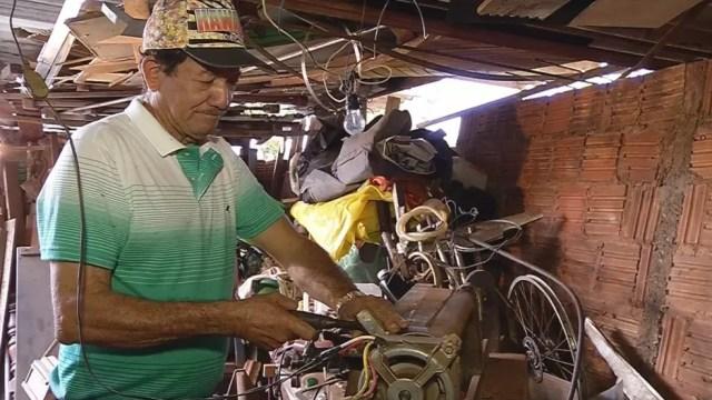 Misael Rodrigues de Matos, carpinteiro de Jales, cria miniaturas de veículos (Foto: Reprodução/TV TEM)