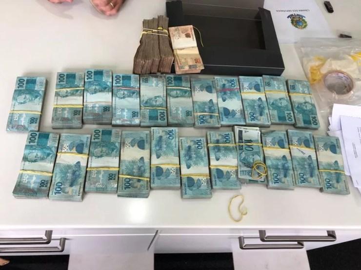 Dinheiro apreendido na casa de Kassab — Foto: Divulgação/PF