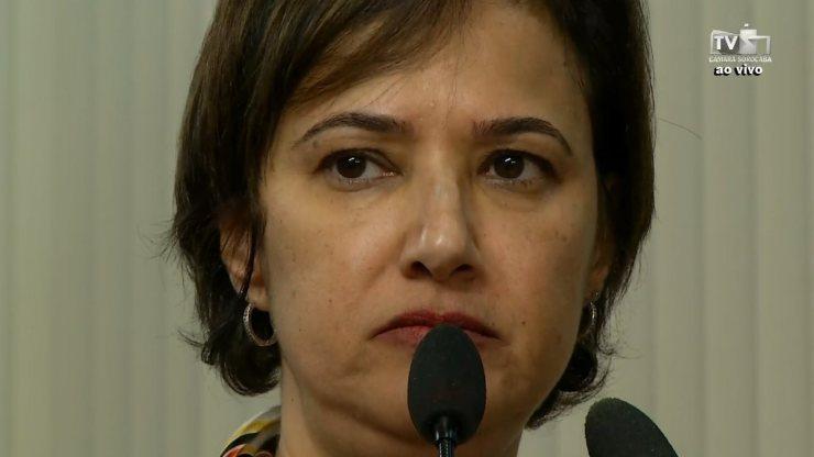 Após cassação de Crespo, Jaqueline Coutinho é a 1ª mulher a assumir a prefeitura