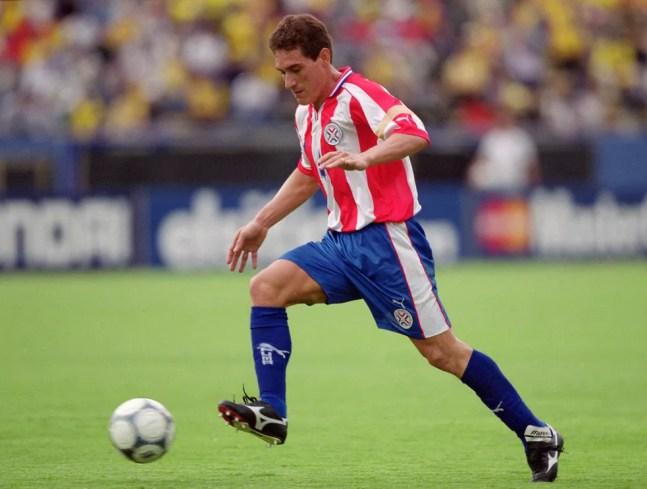 Gamarra defendeu a seleção paraguaia em três Copas: 1998, 2002 e 2006 — Foto: Ben Radford /Allsport