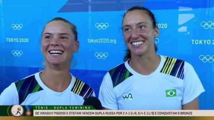 Luisa Stefani e Laura Pigossi analisam trajetória e comemoram primeira medalha do Brasil no tênis: "Vivendo esse sonho juntas"