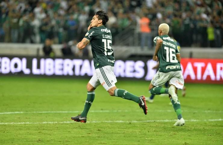 Gustavo Gómez comemora o segundo gol do Palmeiras no empate contra o Boca Juniors — Foto: Marcos Ribolli