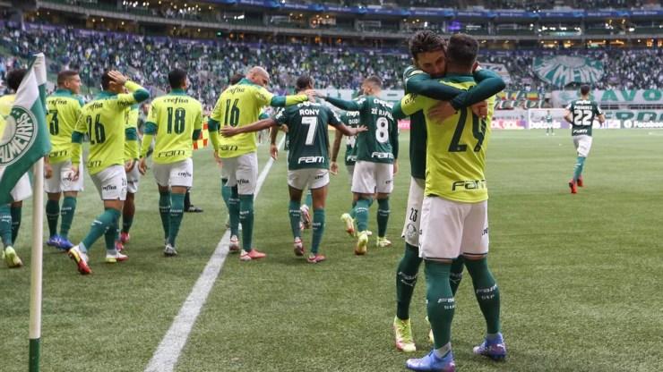 Jogadores do Palmeiras festejam vitória sobre o Inter — Foto: Cesar Greco/Palmeiras