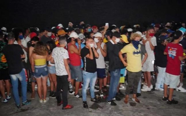 Na balada estavam muitos jovens, a maioria sem máscaras de proteção — Foto: Polícia Civil / Divulgação