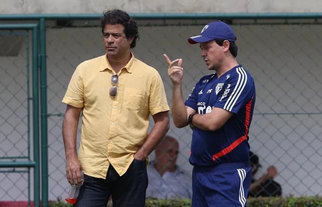 Raí, diretor executivo do São Paulo até fevereiro, e o técnico Fernando  — Foto: Rubens Chiri / saopaulofc.net
