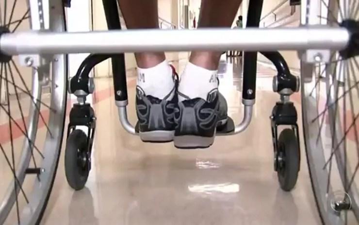 Segundo pesquisa, 50% das pessoas que sofreram acidentes de trânsito ficaram paraplégicas ou tetraplégicas (Foto: Reprodução/TV TEM)
