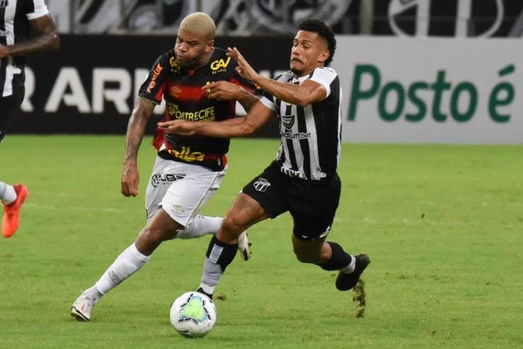 Junior Tavares em ação pelo Sport: jogador está emprestado pelo São Paulo — Foto: CAIO ROCHA/FRAMEPHOTO/FRAMEPHOTO/ESTADÃO CONTEÚDO