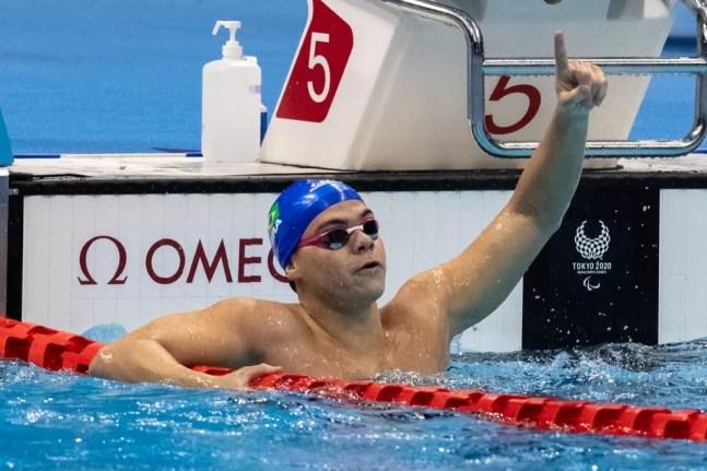 Gabriel Bandeira, ouro na natação das Paralimpíadas — Foto: Miriam Jeske/CPB