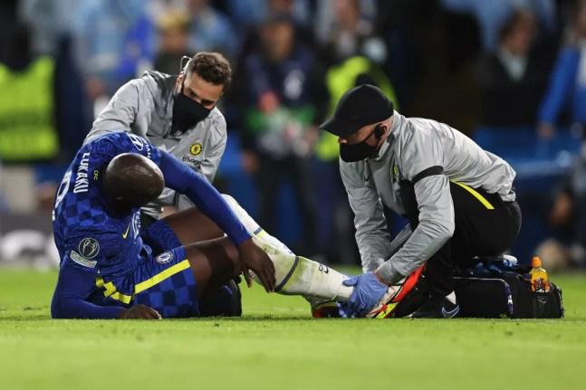 Lukaku se machucou durante o último jogo do Chelsea pela Liga dos Campeões — Foto: Getty Images